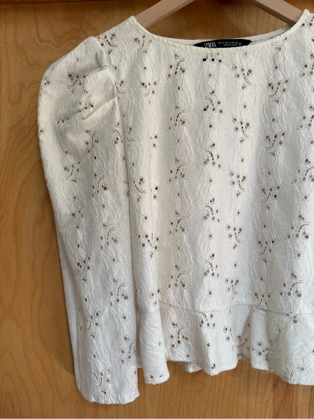 Small Zara Ivory Cream Eyelet Lace Blouse Embroidery Ruffle Puff Sleeve Romantic